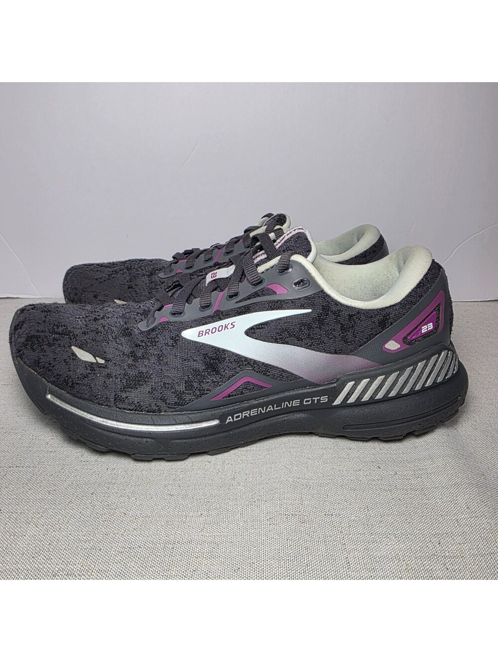 Brooks Adrenaline GTS 23 Women's Size 9 Black Light Blue Purple Running Shoes